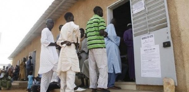 Commune de Mbour : La police veille au bon déroulement du scrutin Commune de Mbour : La police veille au bon déroulement du scrutin