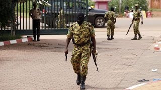 Urgent : des tirs entendus dans plusieurs casernes au Burkina, le gouvernement dément un coup d’Etat