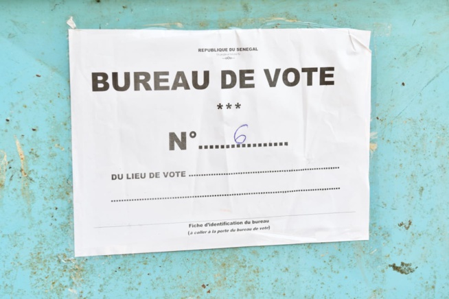 Abdoulaye Diouf Sarr vient de voter au bureau n°6 Abdoulaye Diouf Sarr vient de voter au bureau n°6