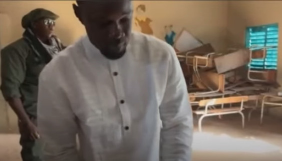 Vote Locales 2022 : Le fameux geste de Ousmane Sonko face à la liste de Benno Bokk Yakaar affole la toile (vidéo)