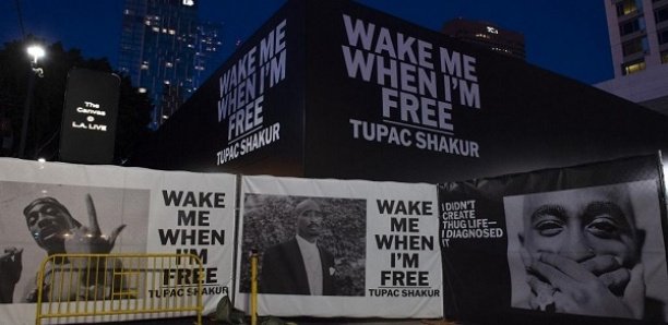 Une exposition en Hommage pour Tupac à Los Angeles Une exposition en Hommage pour Tupac à Los Angeles