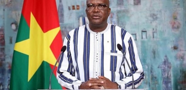 Burkina Faso : La démission imminente du président annoncée, ses soutiens appellent à la résistance Burkina Faso : La démission imminente du président annoncée, ses soutiens appellent à la résistance