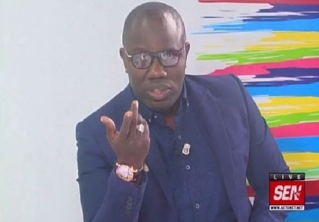 La mairie de Wakhinane Nimzatt assiégée : Ahmed Aïdara donne un délai à Racine Talla pour déguerpir La mairie de Wakhinane Nimzatt assiégée : Ahmed Aïdara donne un délai à Racine Talla pour déguerpir