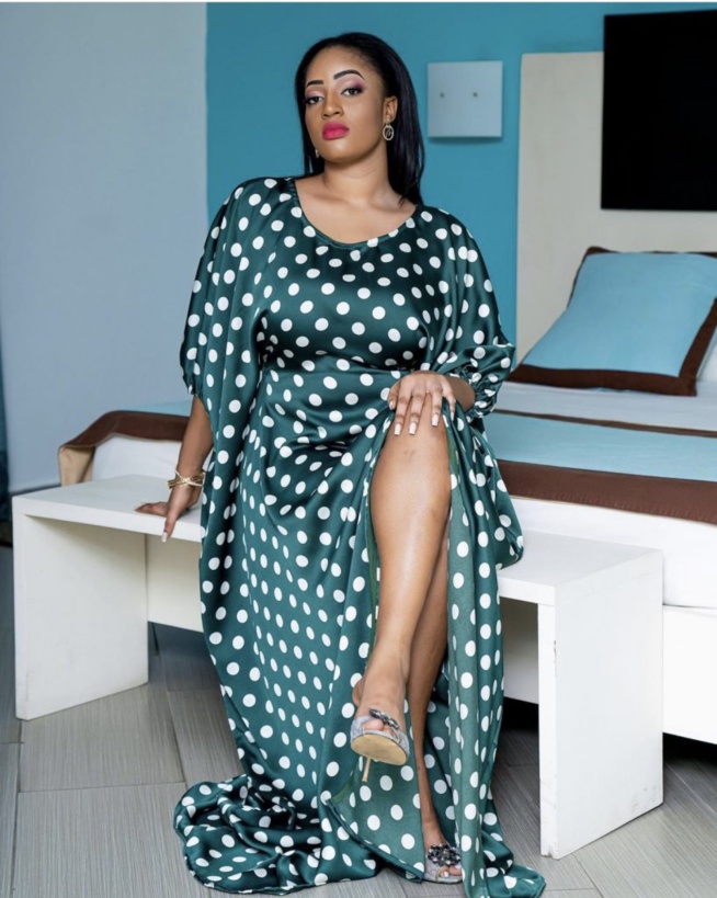 Betty Dia devenue égérie de plusieurs marques au Sénégal, admirez là dans…  Betty Dia devenue égérie de plusieurs marques au Sénégal, admirez là dans…