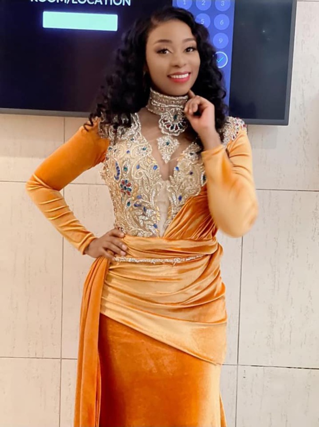 Admirez les différentes "SANGNE SE" de AdjiOuza dans ses sublimes tenues très classe. Admirez les différentes "SANGNE SE" de AdjiOuza dans ses sublimes tenues très classe.