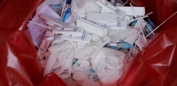 La lourde menace des déchets médicaux Covid inquiète l'OMS La lourde menace des déchets médicaux Covid inquiète l'OMS