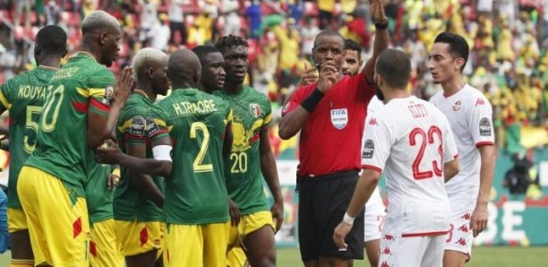 Can 2021 : " J'aurai pu revenir dans un cercueil..." les terribles confessions de l'arbitre Janny Sikazwe