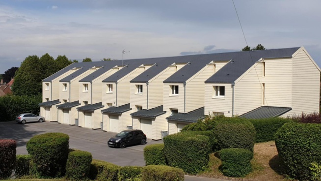 Pour résoudre l’équation du logement: Le président Macky n’a pas lésiné sur les moyens pour faire plaisir à la gendarmerie. Pour résoudre l’équation du logement: Le président Macky n’a pas lésiné sur les moyens pour faire plaisir à la gendarmerie.