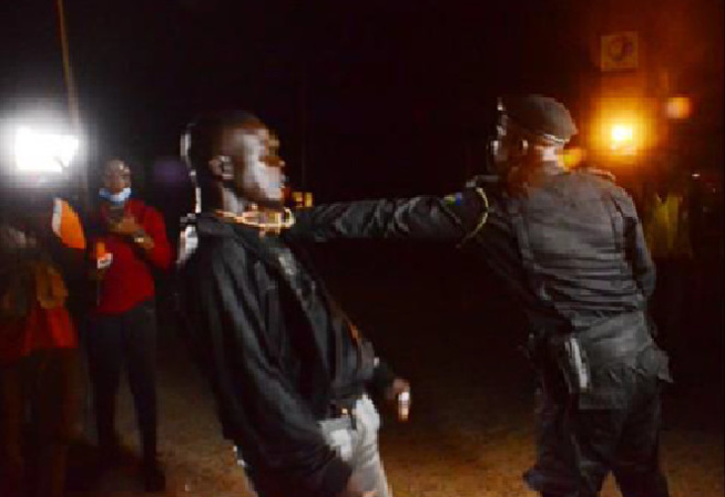 La Presse face à la COVID-19 en Afrique : au Nigéria, 4 journalistes agressés physiquement , 16 arrêtés et détenus , 1 nouvelle loi adoptée La Presse face à la COVID-19 en Afrique : au Nigéria, 4 journalistes agressés physiquement , 16 arrêtés et détenus , 1 nouvelle loi adoptée