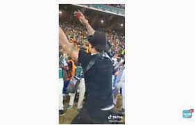 Victoire du Sénégal vs Burkina 3 à 1: El Hadji Diouf double ballon d'or en extase au Cameroune Victoire du Sénégal vs Burkina 3 à 1: El Hadji Diouf double ballon d'or en extase au Cameroune
