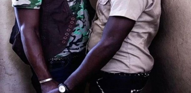 Amitié-Baobab-Karack : Les noms des hom0sexuels surpris en pleins ébats dans la mosquée, un Oustaz impliqué… Amitié-Baobab-Karack : Les noms des hom0sexuels surpris en pleins ébats dans la mosquée, un Oustaz impliqué…