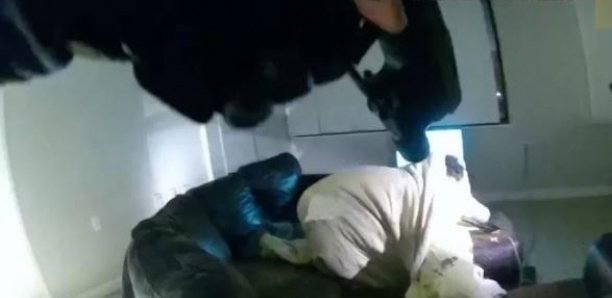 Un homme noir tué chez lui lors d'une intervention policière à Minneapolis Un homme noir tué chez lui lors d'une intervention policière à Minneapolis