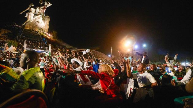 Sénégal au sommet de l Afrique: Ambiance a Dakar les Sénégalais jubilent dans le bonheur et la joie Sénégal au sommet de l Afrique: Ambiance a Dakar les Sénégalais jubilent dans le bonheur et la joie