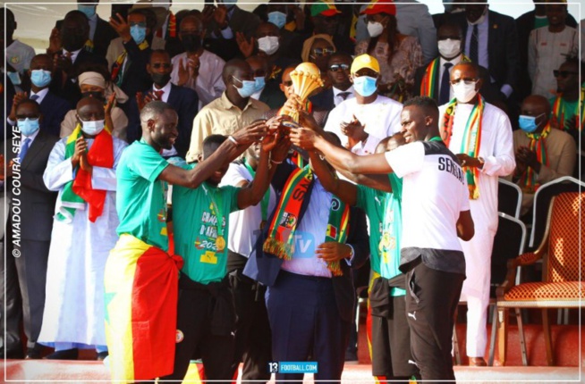 En direct aéroport Leopold Sédar Senghor: Regardez  l'arrivée des Lions champion d'Afrique à Dakar