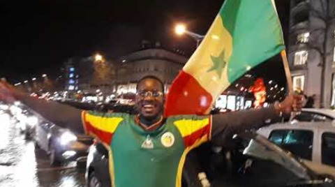 Champs-Elysées: les sénégalais fêtent leur titre de champion d'Afrique Champs-Elysées: les sénégalais fêtent leur titre de champion d'Afrique