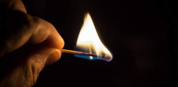 Médina Yoro Foulah : Faute d'électricité, des populations se rendent en Gambie pour suivre la fête des Lions à la télé Médina Yoro Foulah : Faute d'électricité, des populations se rendent en Gambie pour suivre la fête des Lions à la télé