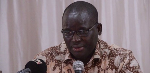 Abdou Aziz Diop, société civile : " Quand je vois des maires nouvellement installés organiser des fêtes chez eux au rythme du tam-tam..." Abdou Aziz Diop, société civile : " Quand je vois des maires nouvellement installés organiser des fêtes chez eux au rythme du tam-tam..."