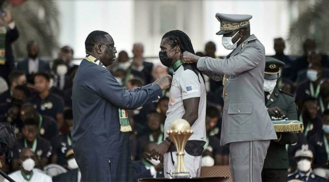 Voici comment les 50 millions et les terrains ont été donnés aux lions… Voici comment les 50 millions et les terrains ont été donnés aux lions…