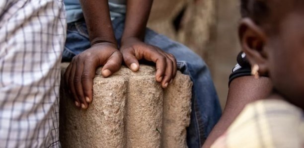 Ndiakhirate : Un maçon brûle son neveu avec un couteau chauffé