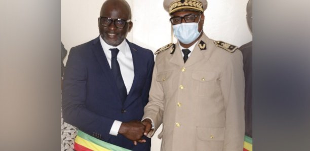 Babacar Ndao, chef du protocole de Malick Gakou et Maire de Yeumbeul Nord : "Je m'engage, dans la rigueur et la transparence, Ã ..." Babacar Ndao, chef du protocole de Malick Gakou et Maire de Yeumbeul Nord : "Je m'engage, dans la rigueur et la transparence, Ã ..."