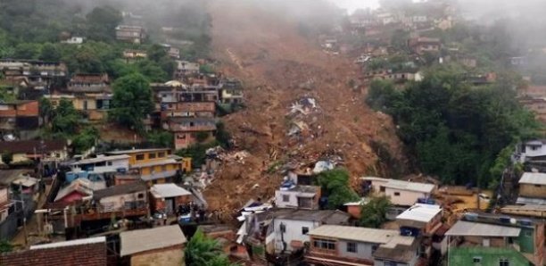 Brésil : Les inondations à Petropolis font 104 morts, selon un dernier bilan Brésil : Les inondations à Petropolis font 104 morts, selon un dernier bilan