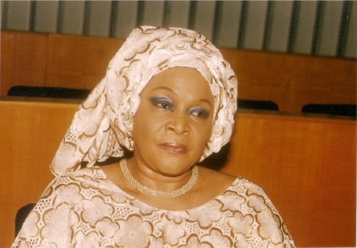 Aïda Ndiongue à ses visiteurs : "J'ai eu mon premier milliard en 1993, avant la dévaluation" Aïda Ndiongue à ses visiteurs : "J'ai eu mon premier milliard en 1993, avant la dévaluation"