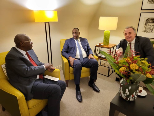En images le Pdg El Hadj Ndiaye et le DG Abdoul de la 2stv au  sommet  AFRIQUE  EUROPE  à Bruxelles avec le président Macky Sall