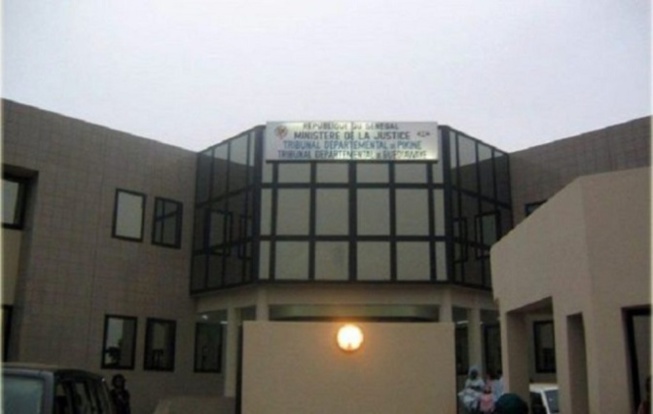 Condamné à 2 ans dont 6 mois ferme : Le sexagénaire se faisait passer pour un avocat au tribunal de Pikine-Guédiawaye Condamné à 2 ans dont 6 mois ferme : Le sexagénaire se faisait passer pour un avocat au tribunal de Pikine-Guédiawaye