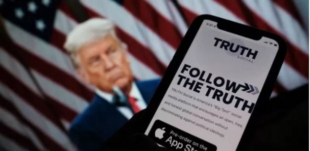Etats-Unis : Donald Trump lance sa plateforme sociale Truth Etats-Unis : Donald Trump lance sa plateforme sociale Truth