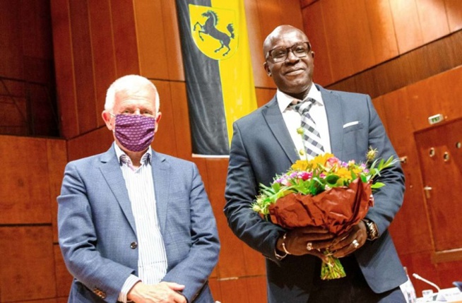 Saliou Guèye, maire d’une ville allemande auprès du président Steinmeier : Macky salue l’ouverture de l’Allemagne en matière d’intégration Saliou Guèye, maire d’une ville allemande auprès du président Steinmeier : Macky salue l’ouverture de l’Allemagne en matière d’intégration