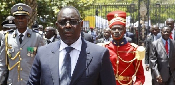 Palais présidentiel : Macky, Eto'o, Arsen Wenger, George Weah ont.... Palais présidentiel : Macky, Eto'o, Arsen Wenger, George Weah ont....
