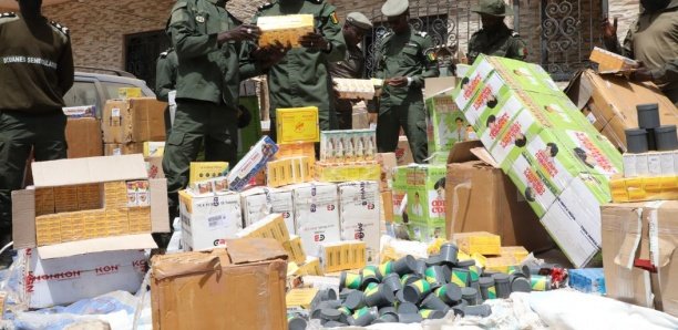 La Douane saisit plus d’une tonne de chanvre indien sur un camion malien et 23488 boîtes de faux médicaments