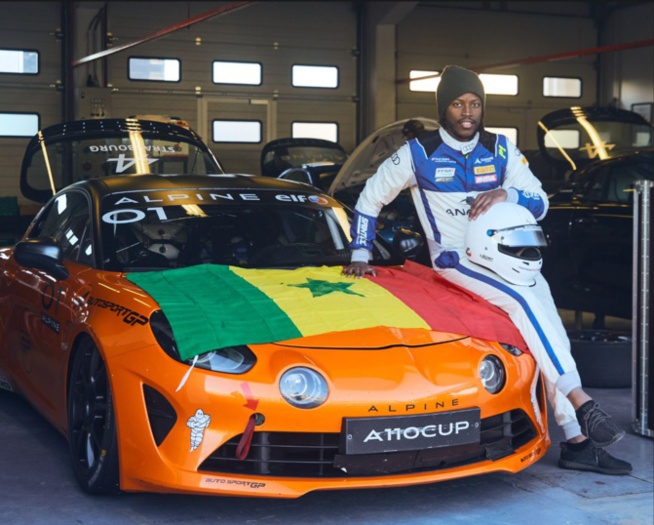 Sport automobile Alpine Elf Europa Cup/ Avec sa voiture baptisée Lat Dior: Le pilote Abdoulaye Diop dans la course Sport automobile Alpine Elf Europa Cup/ Avec sa voiture baptisée Lat Dior: Le pilote Abdoulaye Diop dans la course