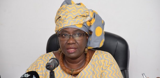 En visite à Mbacké, Aïssatou Sophie Gladima recadre Imam Sall : " Nul n'a le droit de blesser la cohésion sociale" En visite à Mbacké, Aïssatou Sophie Gladima recadre Imam Sall : " Nul n'a le droit de blesser la cohésion sociale"