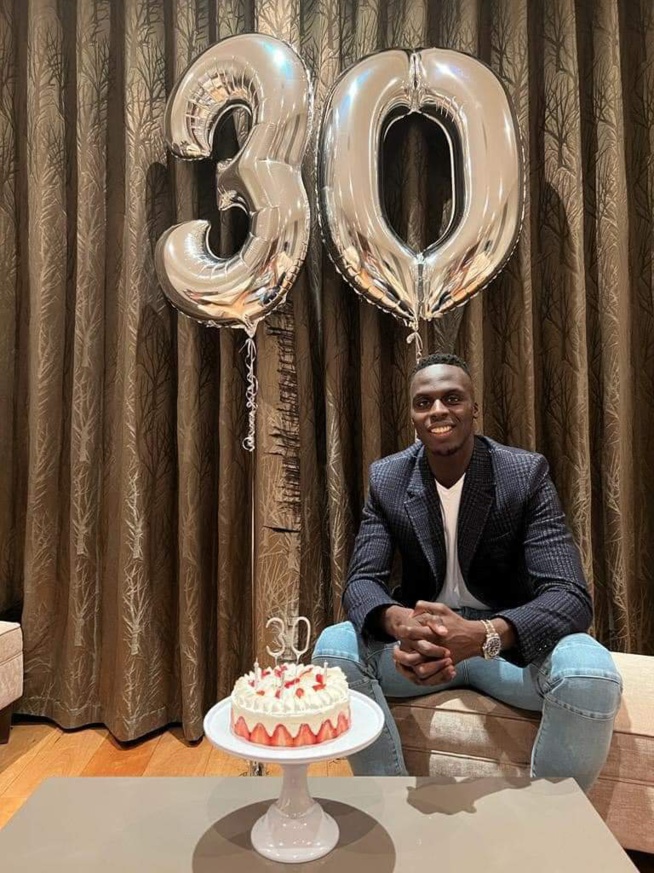 L'international Sénégalais champion d'Afrique, Edouard Mendy gardien de but de la sélection de Chelsea fête ses 30 ans