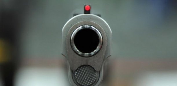Gare des Baux Maraîchers : Un agent de la BIP tabasse violemment un chauffeur et brandit son pistolet... Gare des Baux Maraîchers : Un agent de la BIP tabasse violemment un chauffeur et brandit son pistolet...