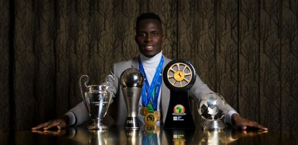 Édouard Mendy : « Dire si je suis le meilleur gardien du monde ou pas c’est… » Édouard Mendy : « Dire si je suis le meilleur gardien du monde ou pas c’est… »