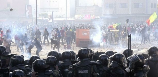 Émeutes de mars 2021 : Un candidat au Bac amputé du bras, son père accuse un gendarme Émeutes de mars 2021 : Un candidat au Bac amputé du bras, son père accuse un gendarme