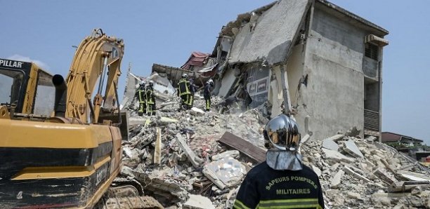 Abidjan : Un immeuble s’effondre et fait 4 morts et plusieurs blessés Abidjan : Un immeuble s’effondre et fait 4 morts et plusieurs blessés