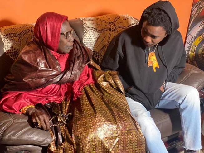 URGENT: 08 Mars Wally Seck rend hommage à Adja Khar Mbaye Madiaga à Rufisque URGENT: 08 Mars Wally Seck rend hommage à Adja Khar Mbaye Madiaga à Rufisque