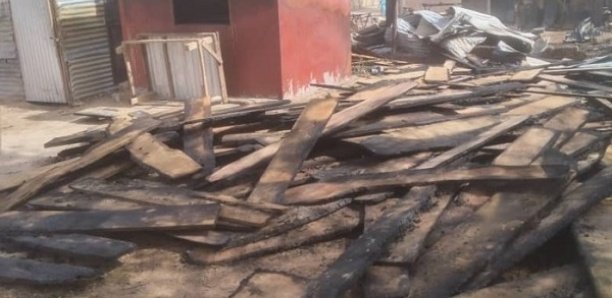 Kaolack : Un violent incendie cause d’énormes dégâts à Kabatoky Kaolack : Un violent incendie cause d’énormes dégâts à Kabatoky