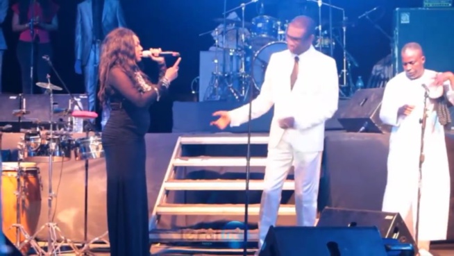 Youssou Ndour et Amy Collé Dieng en 1989, en répétition avant le grand concert de Youssou Ndour (Vidéo)