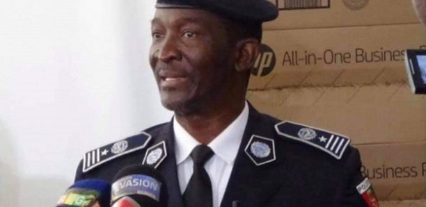 Top BannerAfrique Guinée : L'ex-patron de la Police judiciaire condamné Top BannerAfrique Guinée : L'ex-patron de la Police judiciaire condamné