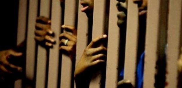 Chantage : Un maçon accusé d'avoir filmé son ami qui "violait" sa copine Chantage : Un maçon accusé d'avoir filmé son ami qui "violait" sa copine