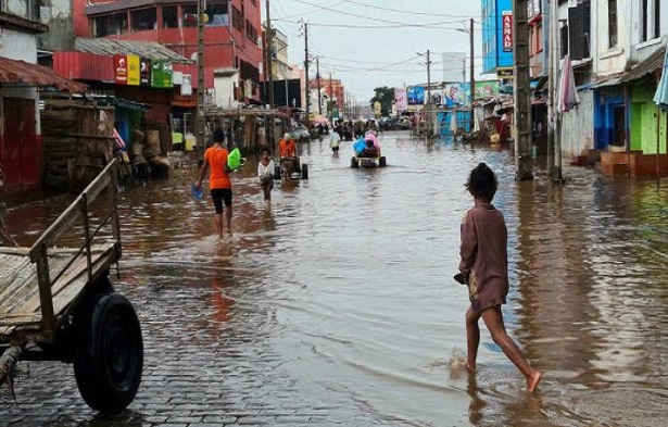 Lutte contre les inondations Babacar Mbaye «Ngaraf» pour le retour du ministère chargé de l’aménagement des zones inondées Lutte contre les inondations Babacar Mbaye «Ngaraf» pour le retour du ministère chargé de l’aménagement des zones inondées