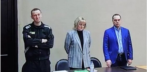L'opposant russe Alexeï Navalny condamné à 9 ans de prison L'opposant russe Alexeï Navalny condamné à 9 ans de prison