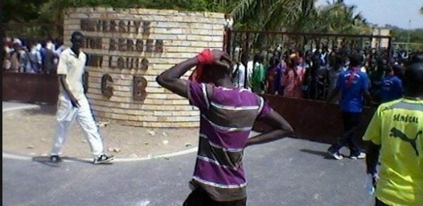 UGB : Les étudiants poursuivent leur mouvement de grève UGB : Les étudiants poursuivent leur mouvement de grève