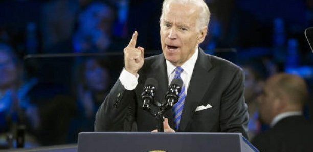 Poutine est “un boucher” et ne dois “pas rester au pouvoir”: Macron et Washington tempèrent les propos de Biden