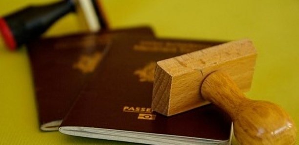 Contacté pour des tests en Europe, un footballeur vole 20 000 FCFA pour confectionner un passeport et... Contacté pour des tests en Europe, un footballeur vole 20 000 FCFA pour confectionner un passeport et...