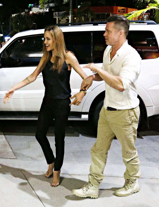 PHOTOS Angelina Jolie extrêmement maigre aux côtés de Brad Pitt